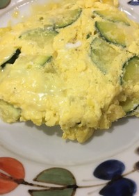 ズッキーニとチーズのレンジオムレツ