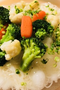 冷やし素麺●温野菜たくさん添え