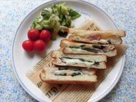 カマンベールチーズと生ハムのホットサンド