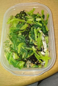 小松菜ごま昆布と食べるにぼしの和え物