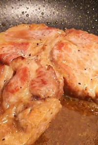 厚切り豚ロースのガーリック醤油ステーキ