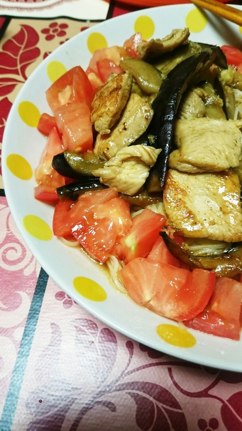 夏野菜と鶏肉のピリ辛素麺♪の画像