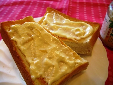 トーストに☆マーマレードwithチーズの写真