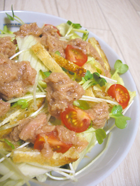 ツナドレッシングで食べるサラダ♪