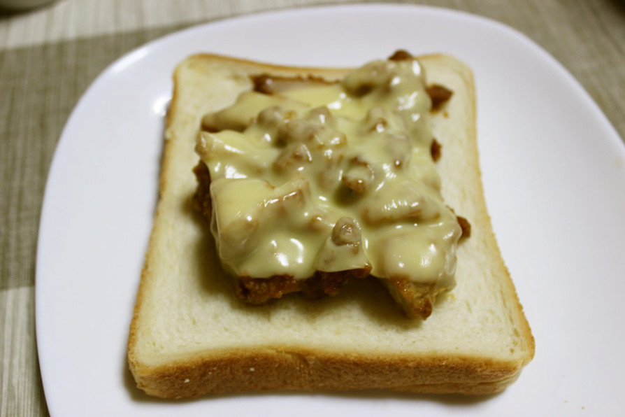 トリカラ・チーズトーストの画像
