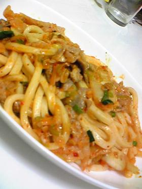 ピリっとうまい!!豚キムチうどん♪