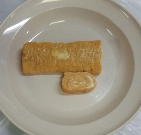 甘い卵焼きと日本人なら箸で巻こう