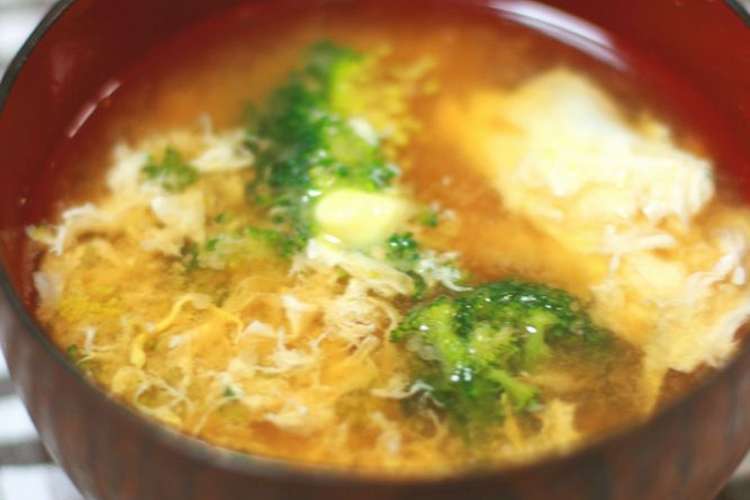 ブロッコリーと落とし卵の味噌汁 レシピ 作り方 By キャラメリーナ クックパッド
