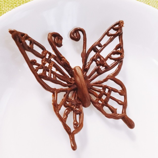チョコレート細工 蝶々 レシピ 作り方 By Honoka クックパッド 簡単おいしいみんなのレシピが350万品