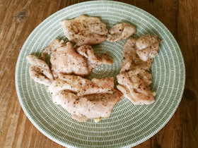 低GI低糖質!鶏もも肉の黒胡椒ホイル焼き