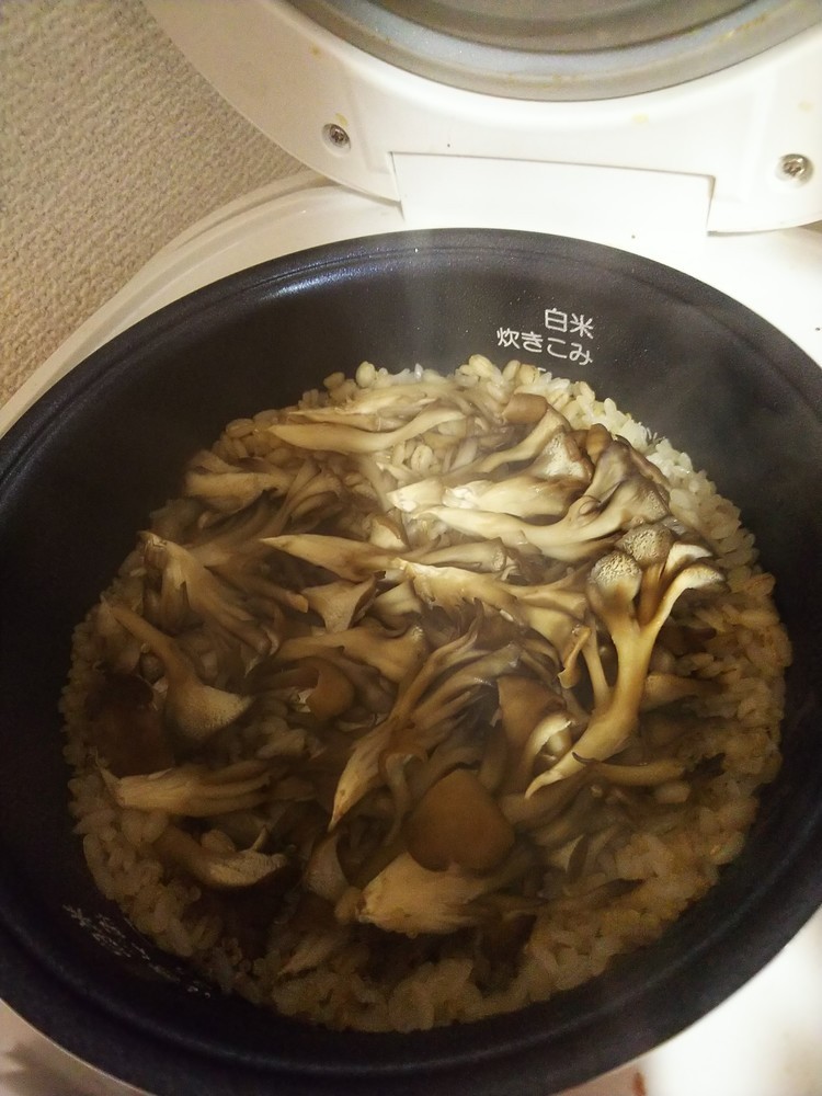マイタケの炊き込みご飯の画像
