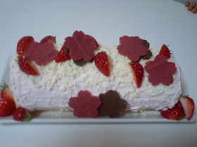 ゜*.イチゴのロールケーキ.*゜。