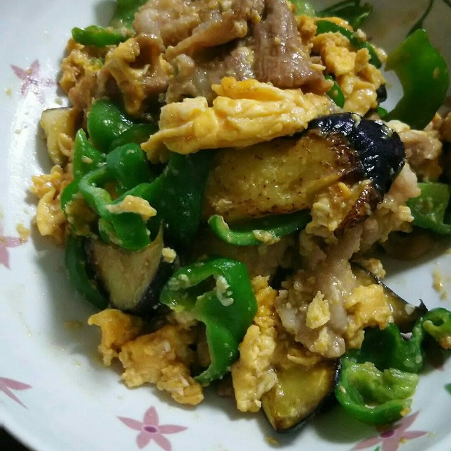 簡単 豚肉ナスピーマンの卵味噌炒め レシピ 作り方 By こまかぁさん クックパッド
