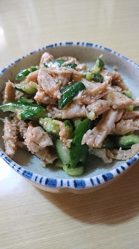 簡単☆蒸し鶏ときゅうりの梅だれ