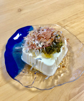 おつまみに♬ごま油が決め手の具沢山冷奴♬