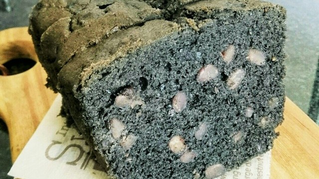炭色 びっくり旨 黒ごまパウンドケーキ レシピ 作り方 By うっちゅんママ クックパッド 簡単おいしいみんなのレシピが350万品