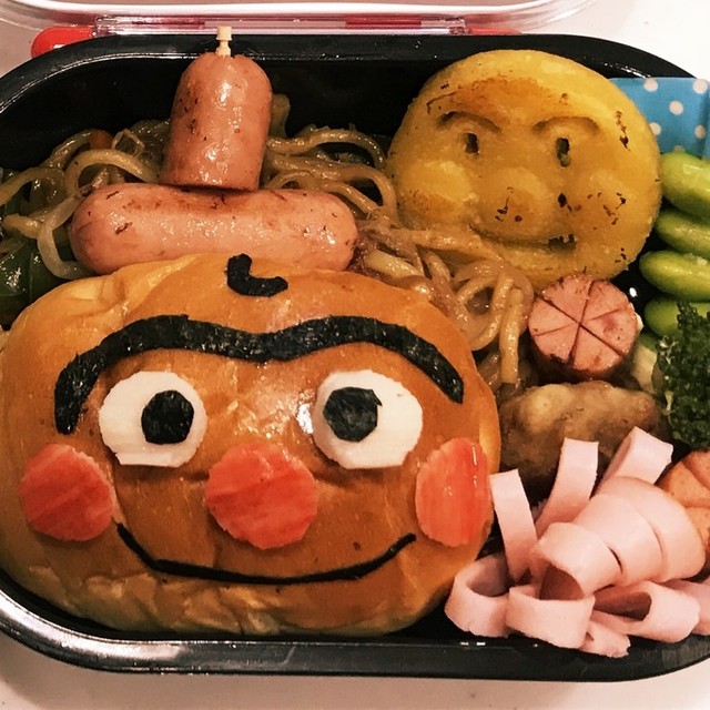 やきそばパンマン キャラ弁 幼稚園弁当 レシピ 作り方 By Y O クックパッド 簡単おいしいみんなのレシピが360万品