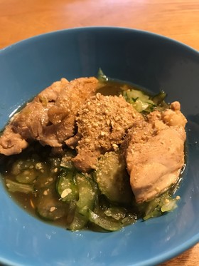 タレが超簡単な蒸し鶏