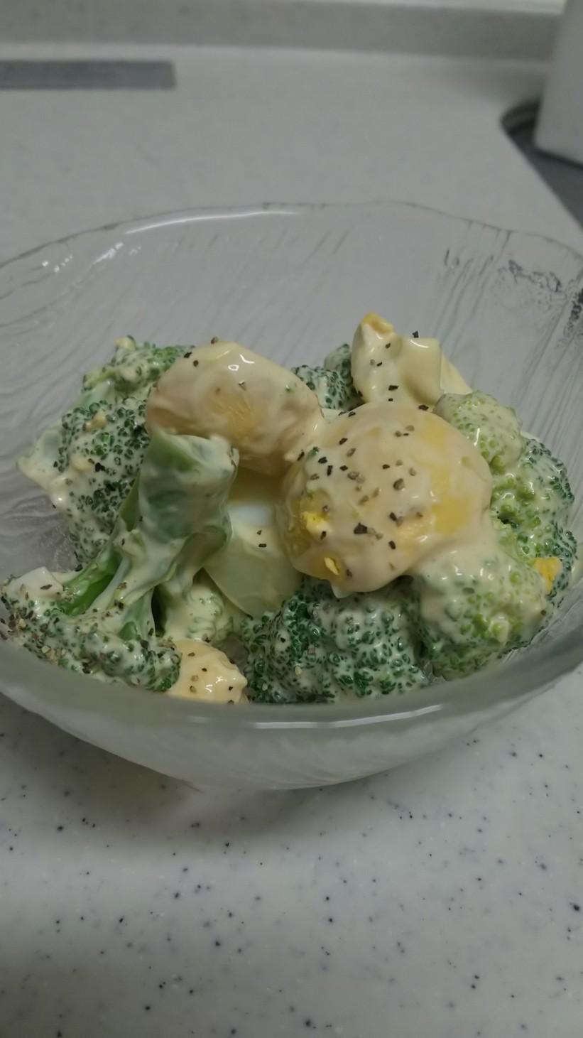 ブロッコリーとゆで卵のマヨサラダの画像