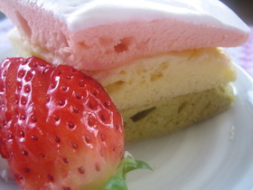 ホットケーキミックスで菱餅型ケーキ