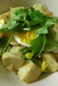 里芋と三つ葉の金ゴマ和風サラダ