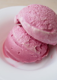 ピンクのアイスクリーム