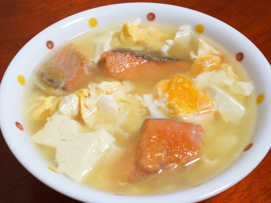 簡単からのヤバうま！鮭と豆腐の卵スープ★の画像