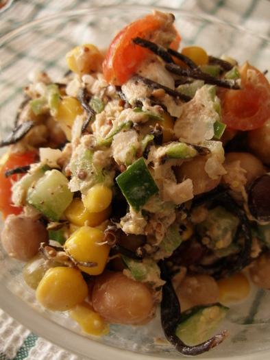 お豆とひじきのカラフルサラダの写真