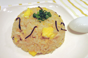 炊飯器で出来るパラパラ塩こんぶチャーハン