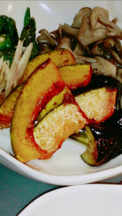 夏野菜の彩り揚げサラダの写真