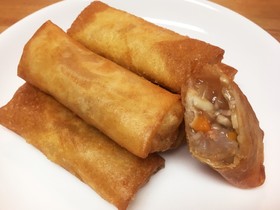 基本の春巻の調味料と、具材の例