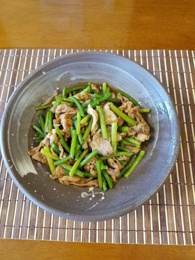 冷凍ニンニク芽と豚肉の炒め物