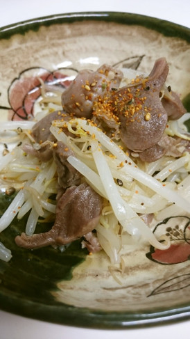 簡単!砂肝(ずり)とモヤシのにんにく炒め