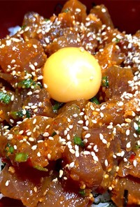 マグロの韓国風ユッケ丼
