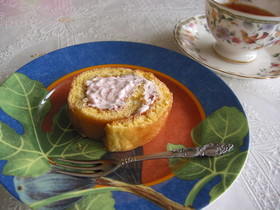 イチゴのロールケーキ