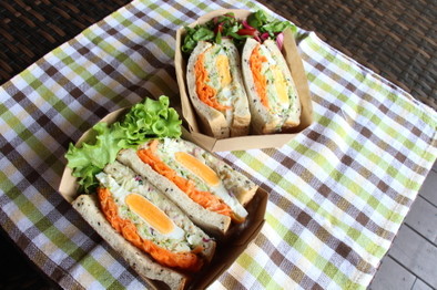 キャベツサラダのサンドイッチ　カット野菜の写真