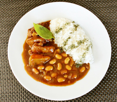 レンジで簡単！豆とかぼちゃのチキンカレーの写真