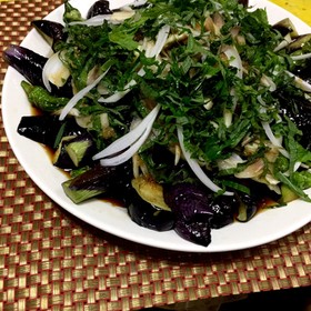 ぽん酢と薬味たっぷり♡揚げナスのたたき風