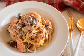 【簡単!】鮭ときのこの豆乳クリームパスタ
