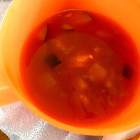 簡単！朝のぺぺ入りトマトスープ。