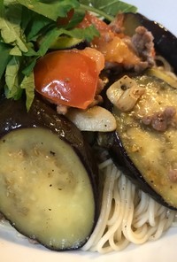 素麺と夏野菜と梅肉あっさりペペロンチーノ