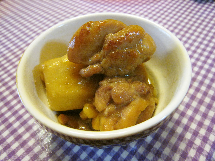 ほっこり美味しい里芋と鶏肉の甘辛煮物の画像