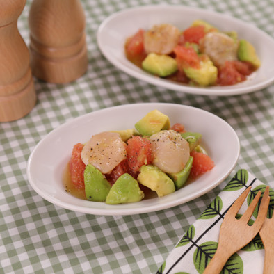 アボカドと帆立のグレープフルーツサラダ☆の写真