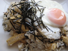 ひじきと揚げの炒めご飯