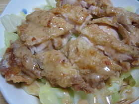 チキンで ごちそうガッツリサラダ