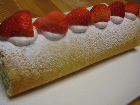 ♡春色クリームのいちごロールケーキ♡