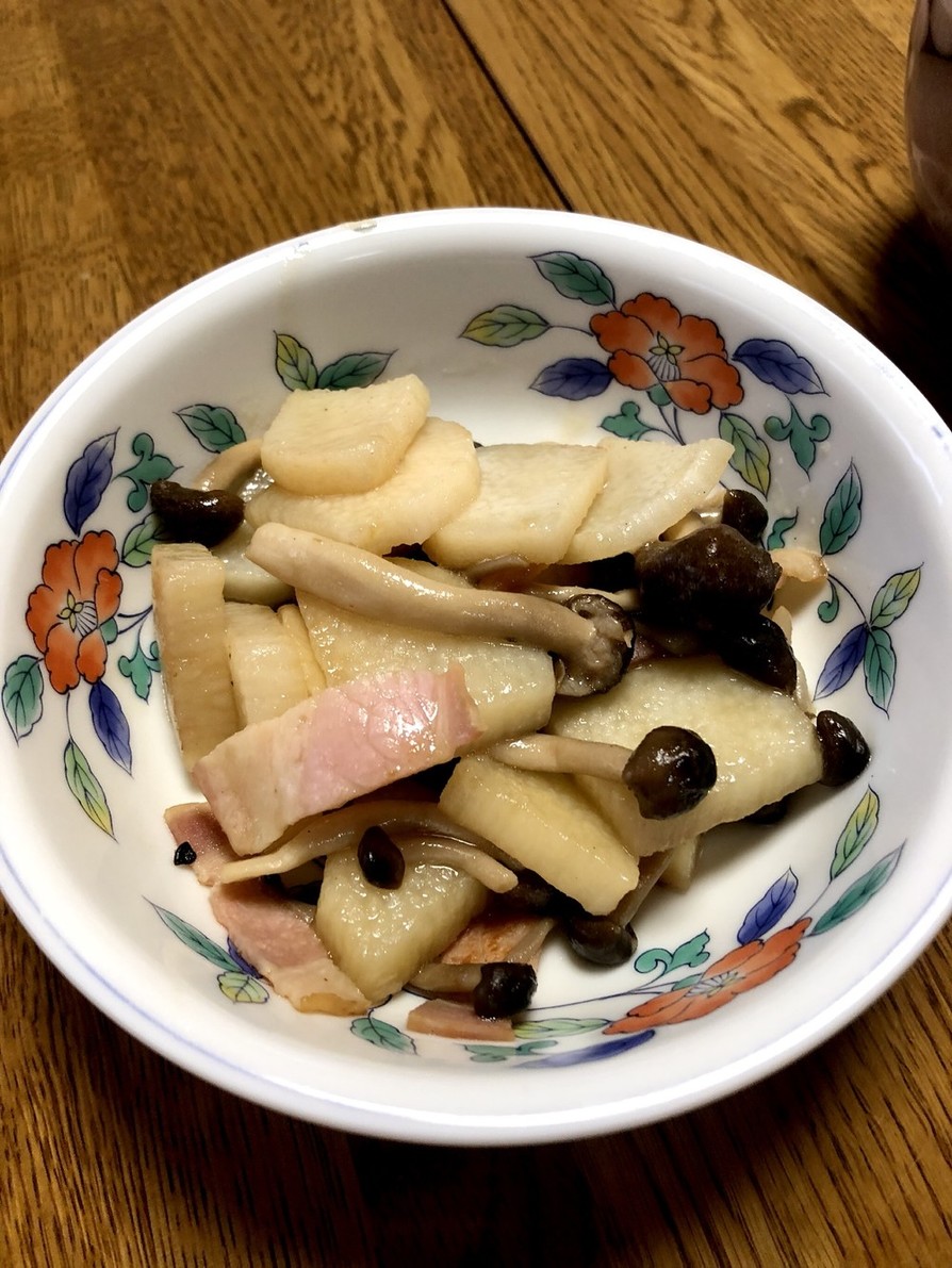 長芋ときのことベーコンの炒め物の画像