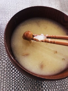 なめこと大根おろしの味噌汁