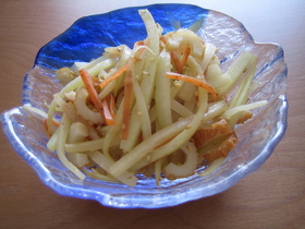 あと一品☆大根とにんじんの皮いため