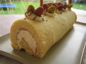 ハッピーイースター ロールケーキ